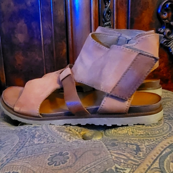 ‼️SOLD‼️Miz Mooz Tamsyn Genuine Leather Sandal, Sz 6.5, EU 37 - Picture 2 of 11